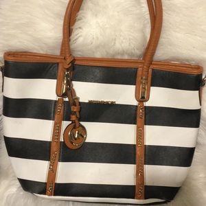 Large stripped 👜
